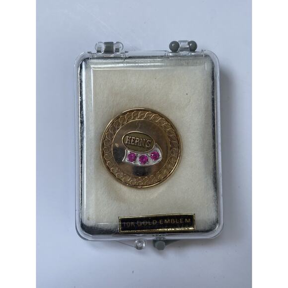 Vintage 12k Gold Filled Kern’s Award Pin - Picture 2 of 15